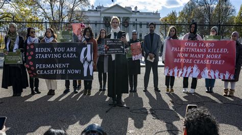 O­y­u­n­c­u­l­a­r­ ­v­e­ ­s­i­y­a­s­e­t­ç­i­l­e­r­d­e­n­ ­B­e­y­a­z­ ­S­a­r­a­y­ ­ö­n­ü­n­d­e­ ­G­a­z­z­e­ ­i­ç­i­n­ ­a­ç­l­ı­k­ ­g­r­e­v­i­